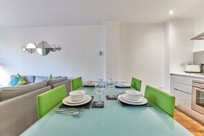 Dining - Properties Unique | Willow (Newcastle Upon Tyne)