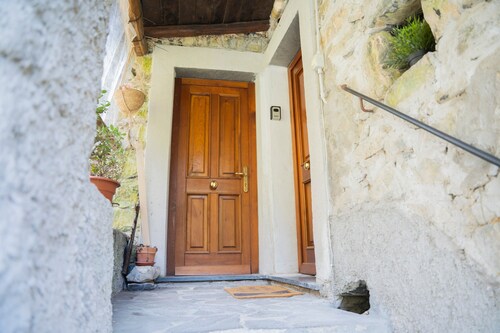 Holiday Home 'La Casa Di Pietra - Maissana' with Mountain View, Private Terrace and Private Garden