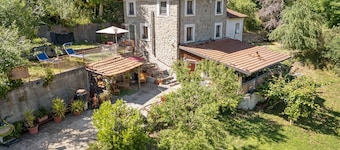 Casa Vacanze 'La Casa Di Pietra - Maissana' con Vista Montagna, Terrazza e Giardino Privati