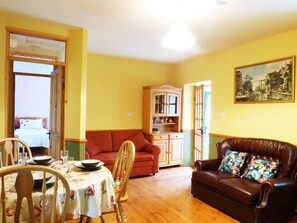 TV, fireplace - 1 Bed in Ballysadare (oc-ii14644) (Drumiskabole West)