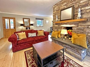 TV, fireplace - 2 Bed in Glenbeigh (oc-ii09122) (Dooks)