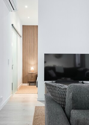 Télévision, chaîne hi-fi