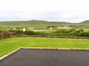 Property grounds - 3 Bed in Dingle (oc-ii00613) (Feohanagh)