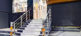 Collection O 伊斯康普拉亞格拉吉飯店  