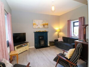 Living area - Thadg and Hannahs (Dromin)