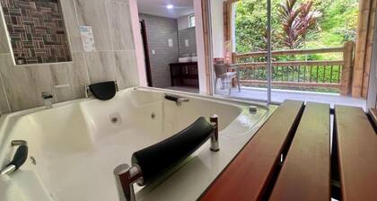 Hotel y termales Las Heliconias