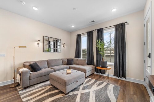 Luxury Furnished Home in Ashburn – Perfect for Relocation and Extended Stays