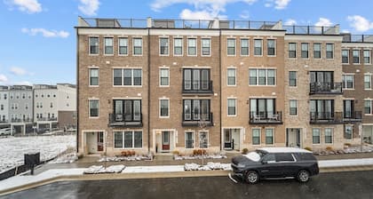 Luxury Furnished Home in Ashburn – Perfect for Relocation and Extended Stays