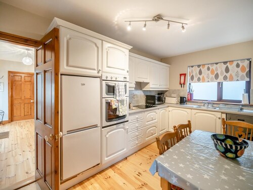3 Bed in Dingle (oc-ii05995)