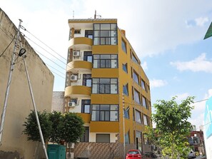 House | Exterior - Hotel O by OYO Grand Empire Expressway (Noida)