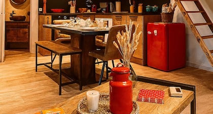 Detached chalet between lakes and Jura mountains