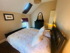 4 chambres, lit parapluie, Wi-Fi gratuit, draps fournis