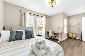 5 habitaciones, tabla de planchar con plancha, internet y ropa de cama