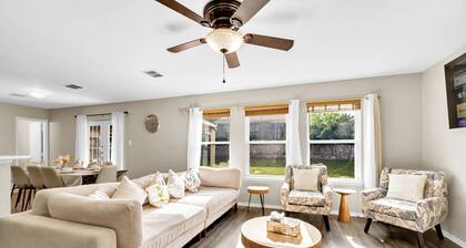 Spacious 5BR/3BA/5TV home near TI / Austin College/ Lake Texoma