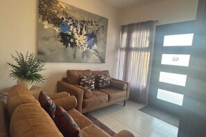 Living area - 1 Bedroom Apartment / Torre Lara (Tegucigalpa)