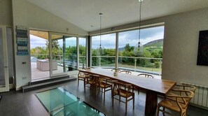 Dining - 5 Bed in Enniskerry (oc-ii16165) (Kilmacanoge)