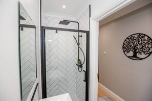 Hair dryer - The White House East Wing near Edinburgh (Bathgate)