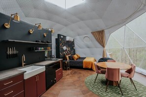 Interior - Glamp Blue Ridge - Dome 7 Amelia (Gilmer County)