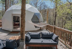 Terrace/patio - Glamp Blue Ridge - Dome 7 Amelia (Gilmer County)