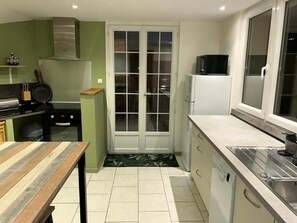 Private kitchen - La bicyclette (Saint-Georges-du-Rosay)