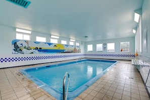 Indoor pool - Surfside Resort (Rockaway Beach)