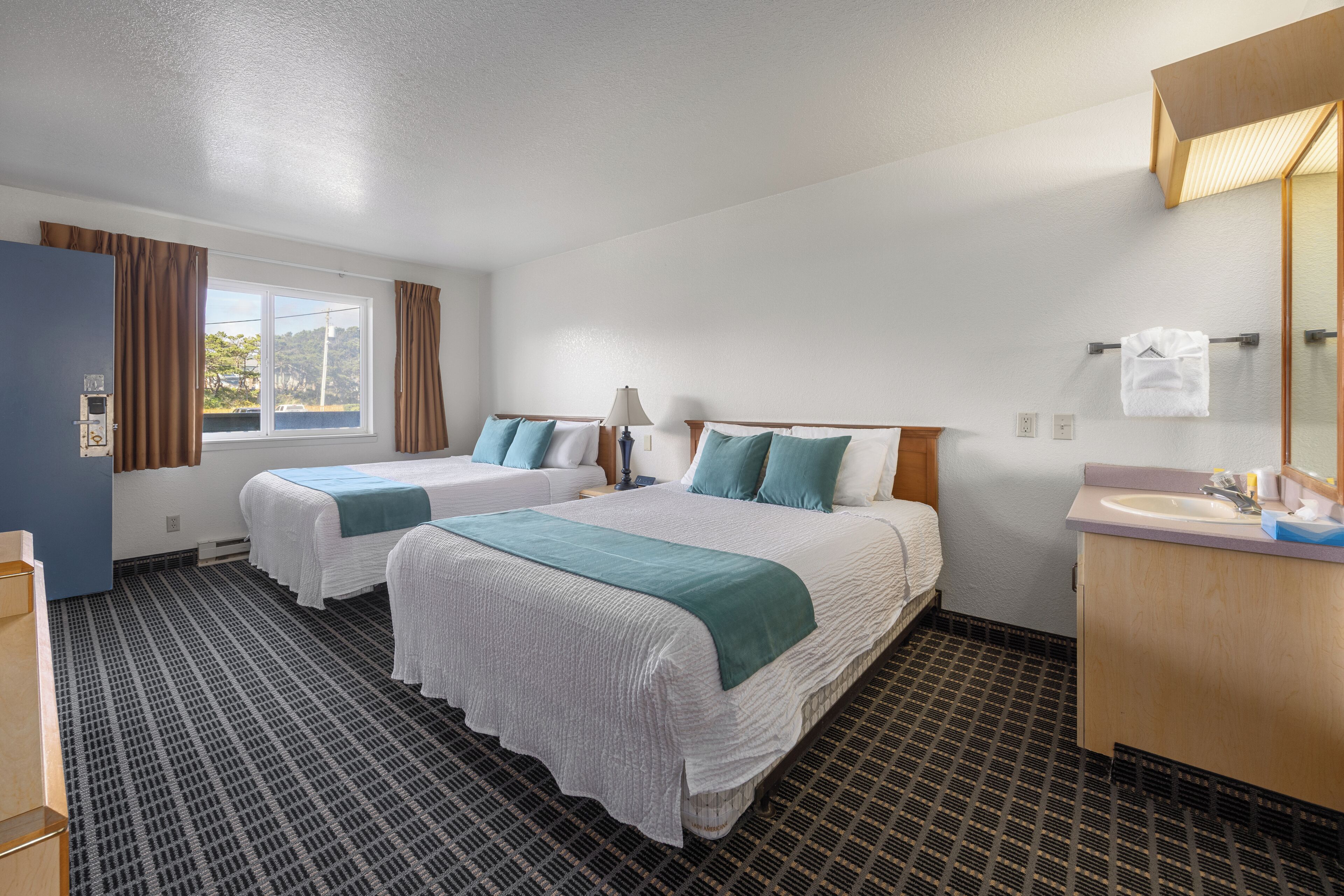 WiFi (free), bed sheets