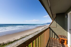 Room - Surfside Resort (Rockaway Beach)