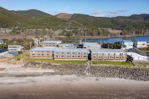 Exterior - Surfside Resort (Rockaway Beach)