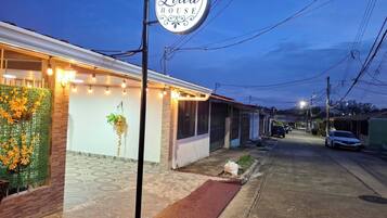 Chambre, 1 chambre | Enceinte de l’hébergement