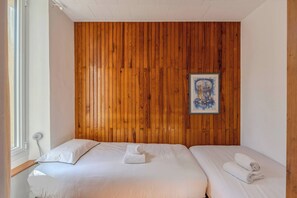2 chambres, fer et planche à repasser, Wi-Fi gratuit, draps fournis