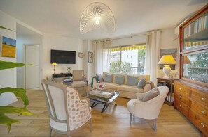 TV - FRGK Prince of Wales garden terrace (Cannes)