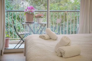 2 bedrooms, iron/ironing board, free WiFi, bed sheets - FRGK Prince of Wales garden terrace (Cannes)
