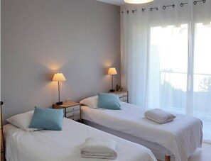 2 bedrooms, iron/ironing board, free WiFi, bed sheets - FRGK Prince of Wales garden terrace (Cannes)