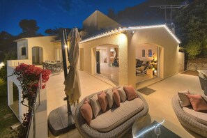 Terrace/patio - FRGK Dream Villa with Sea View Overlooking Cap d (Vallauris)