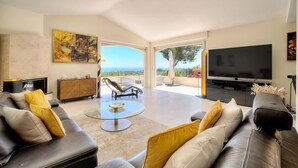 Unclassified image, 5 of 59, button - Four-bedroom home in France, Vallauris (Vallauris)