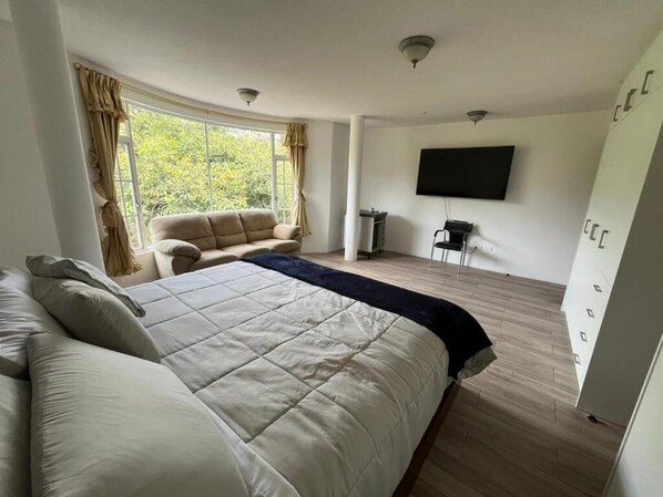 Deluxe Double Room, Private Bathroom, Garden View