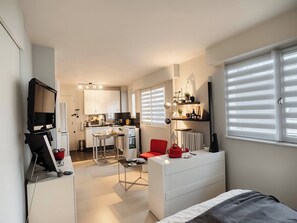 1 habitación, tabla de planchar con plancha, wifi gratis y ropa de cama 