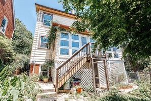 Exterior - Oma's Secret Garden: Apartment Walk to Downtown (Staunton)