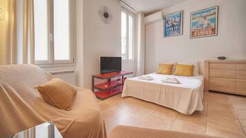 1 bedroom, iron/ironing board, free WiFi, bed sheets