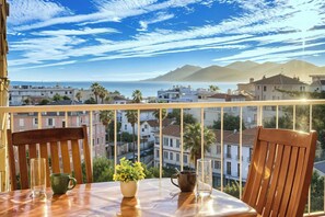 Outdoor dining - THE WILDLIFE (Cannes)