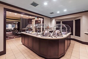 Dining - Studio Suite in Tulsa | FREE Breakfast + Fitness Center (Tulsa)