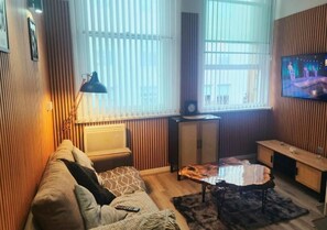 Condo, Non Smoking, Private Bathroom | Ruang tamu