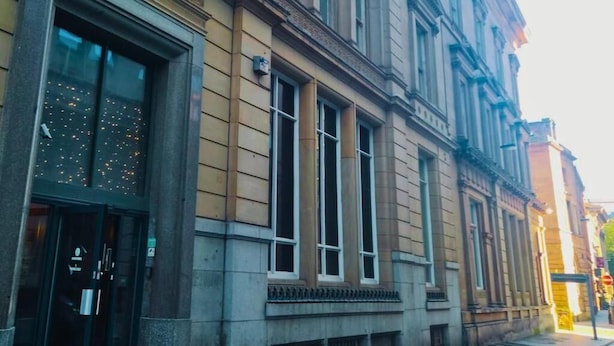A historic building with large windows, a prominent entrance, and classical architectural details. - Heritage Bank Liverpool near Cavern (Liverpool)