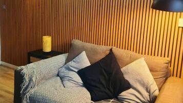 Condo, Non Smoking, Private Bathroom | Living area