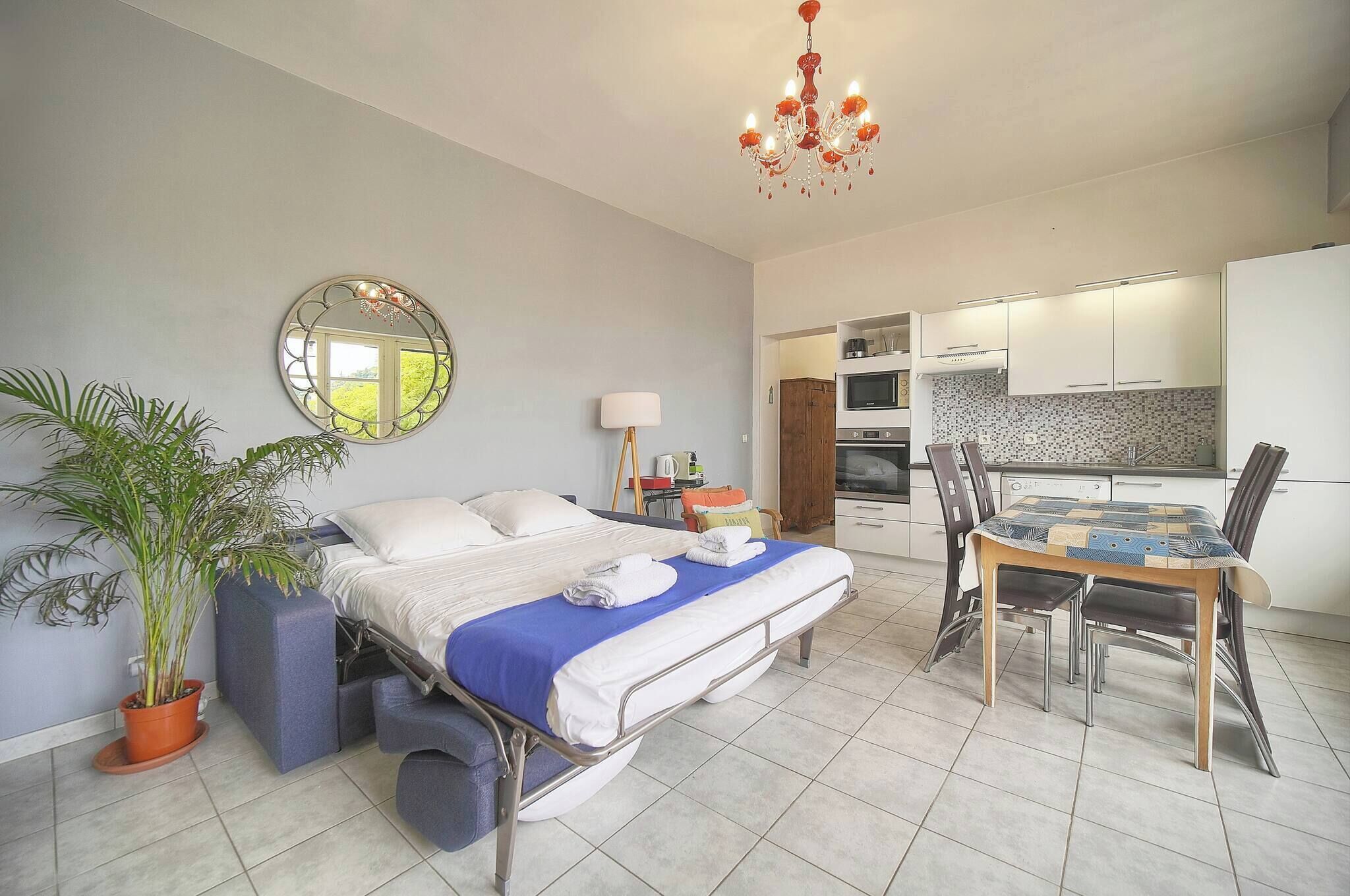 1 bedroom, iron/ironing board, travel cot, free WiFi