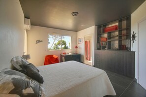 6 bedrooms, iron/ironing board, free WiFi, bed sheets - FRGK "Villa Claude - Juans les Pins (Antibes)