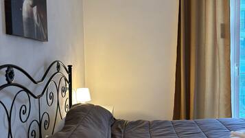 8 Schlafzimmer, BĂŒgeleisen/BĂŒgelbrett, kostenloses WLAN, BettwĂ€sche