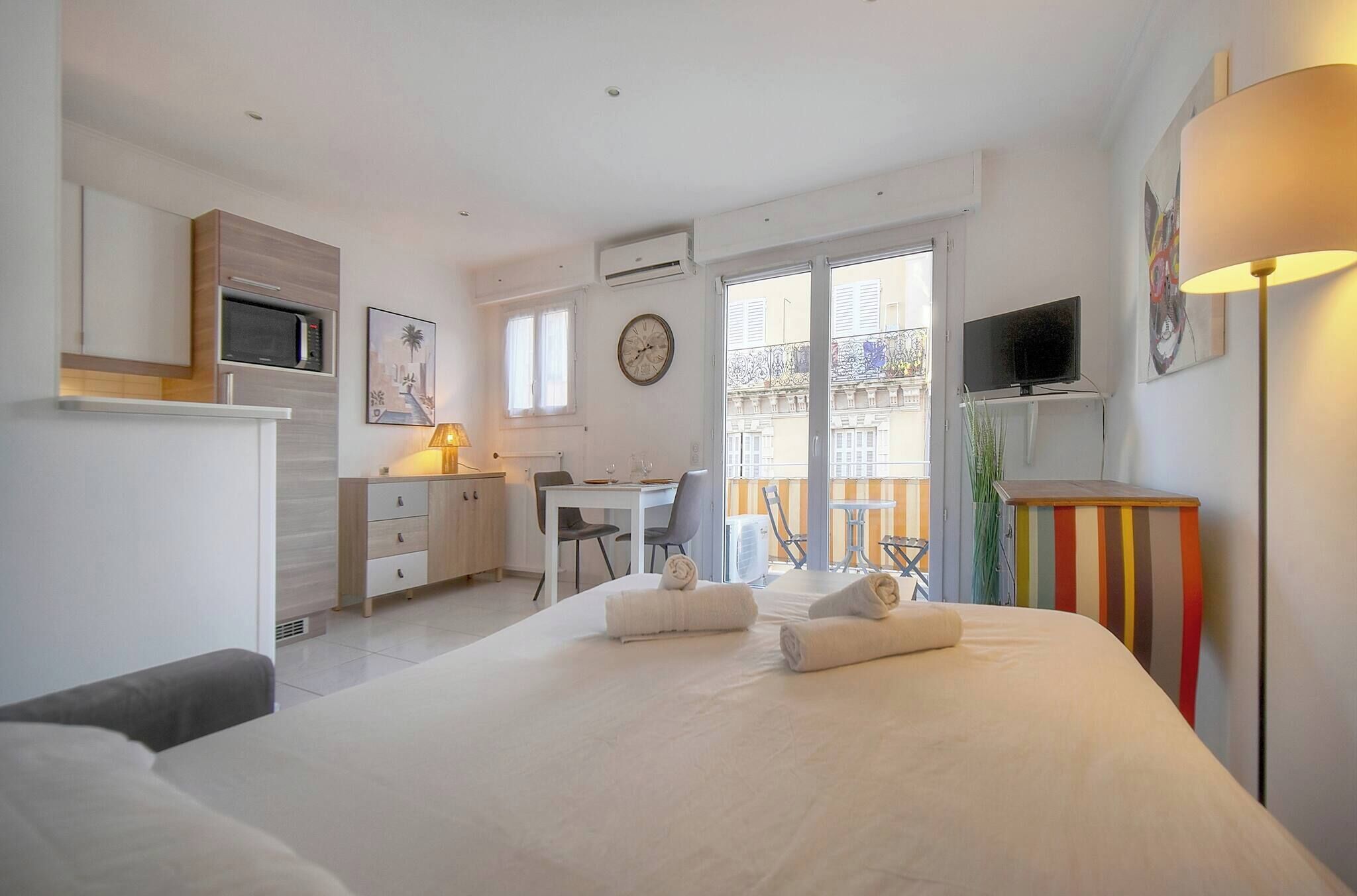 1 chambre, fer et planche à repasser, Wi-Fi gratuit, draps fournis