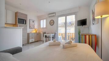 1 chambre, fer et planche à repasser, Wi-Fi gratuit, draps fournis