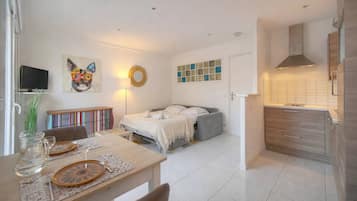 1 chambre, fer et planche à repasser, Wi-Fi gratuit, draps fournis
